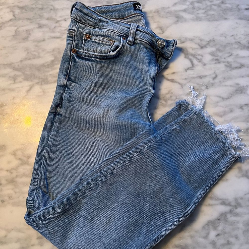 Zara skinny jeans for women size 6us 38eur light wash destressed look